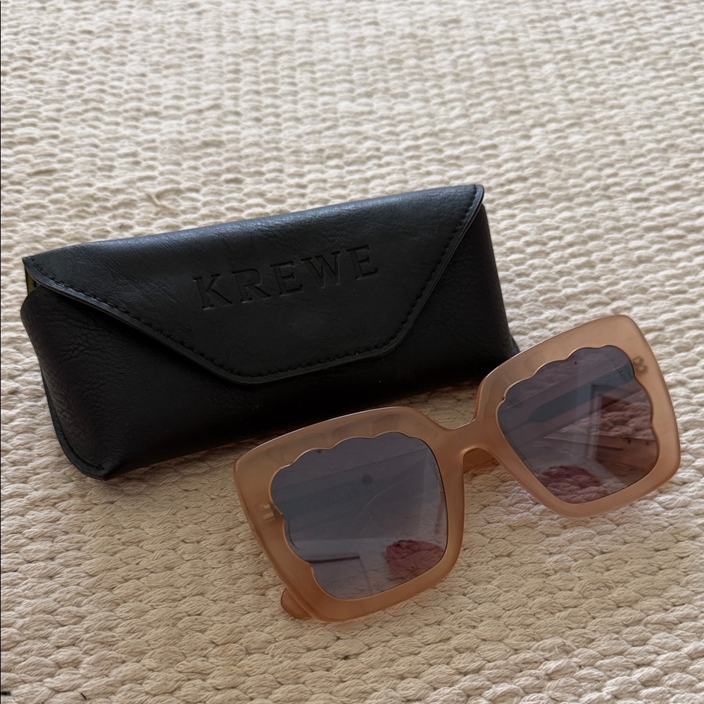 KREWE Elizabeth Scallop Sunglasses